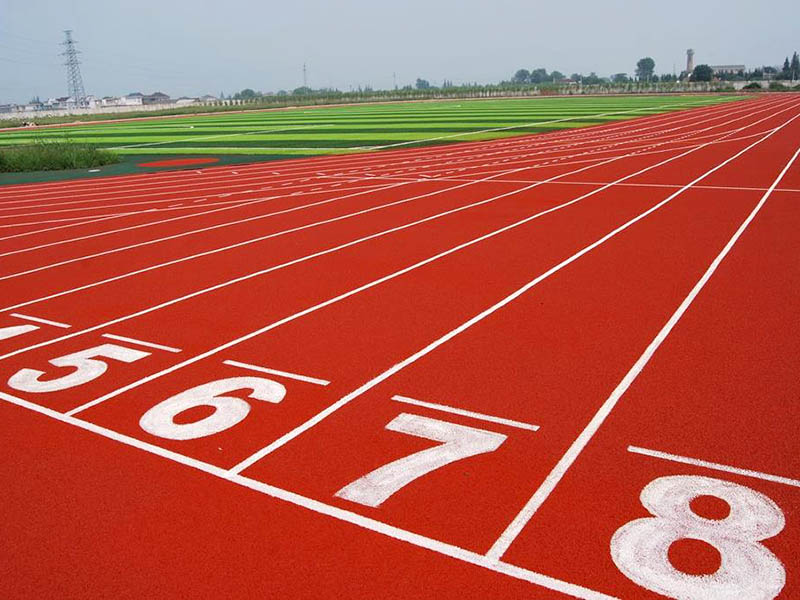 運動場塑膠跑道一平方多少錢？